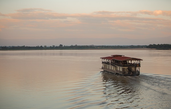 Mekong South vat phou boat