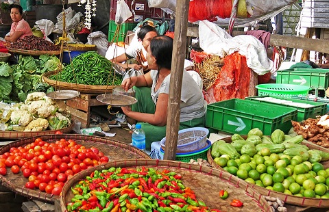 Pandaw Maubin market s
